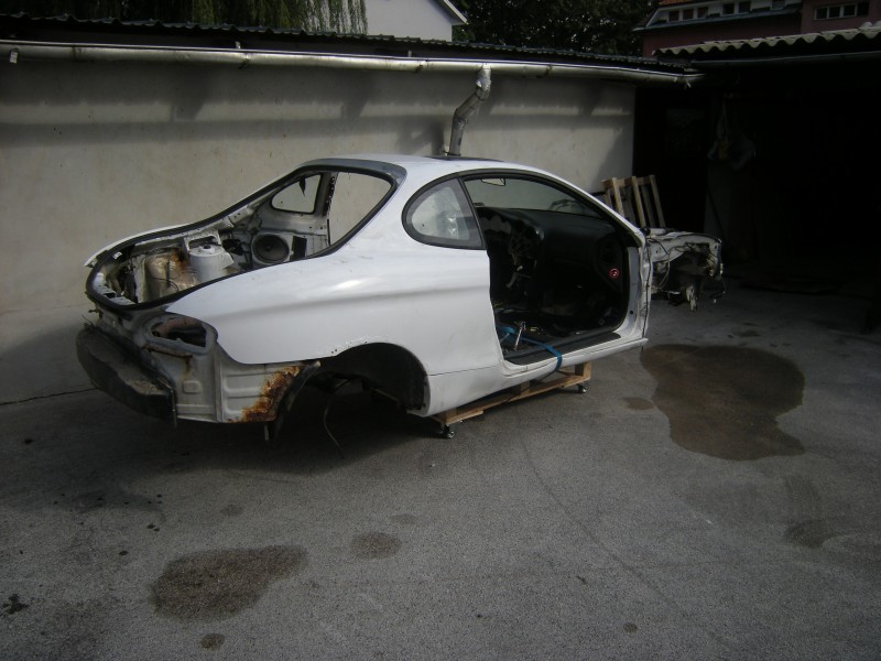 Podarim Podarim šasijo za Hyundai coupe letnik 97