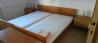 posteljni okvir 180x200, 2x nočna omarica, 4 delna omara