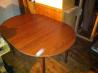 Ovalna kuhinjska miza s štirimi stoli