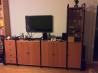 sestav zaprtih regalnikov (Ikea), vitrina