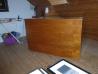 lesena skrinja za posteljnino  s predalom