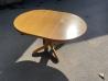 Okrogla raztegljiva lesena jedilna miza