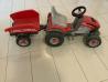 Otroška igrača - traktor na pedala s prikolico