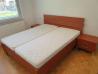 Zakonska postelja 180×200 s pripadajočima omaricama