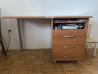 Pisalna miza s pripadajočim stolom