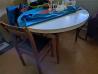 okrogla miza, raztegljiva v oval in 4 stoli