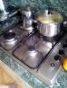 kuhinja z gospodinjskimi aparati