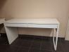 podarim dve IKEA pisalni mizi in predalnik