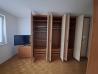 2 veliki garderobni omari in predalnik
