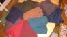 pletenine, žametne hlače in po meri krojena in ročno izdelana obla
