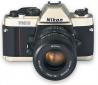 Analogen zrcalno-refleksni fotoaparat (Nikon)